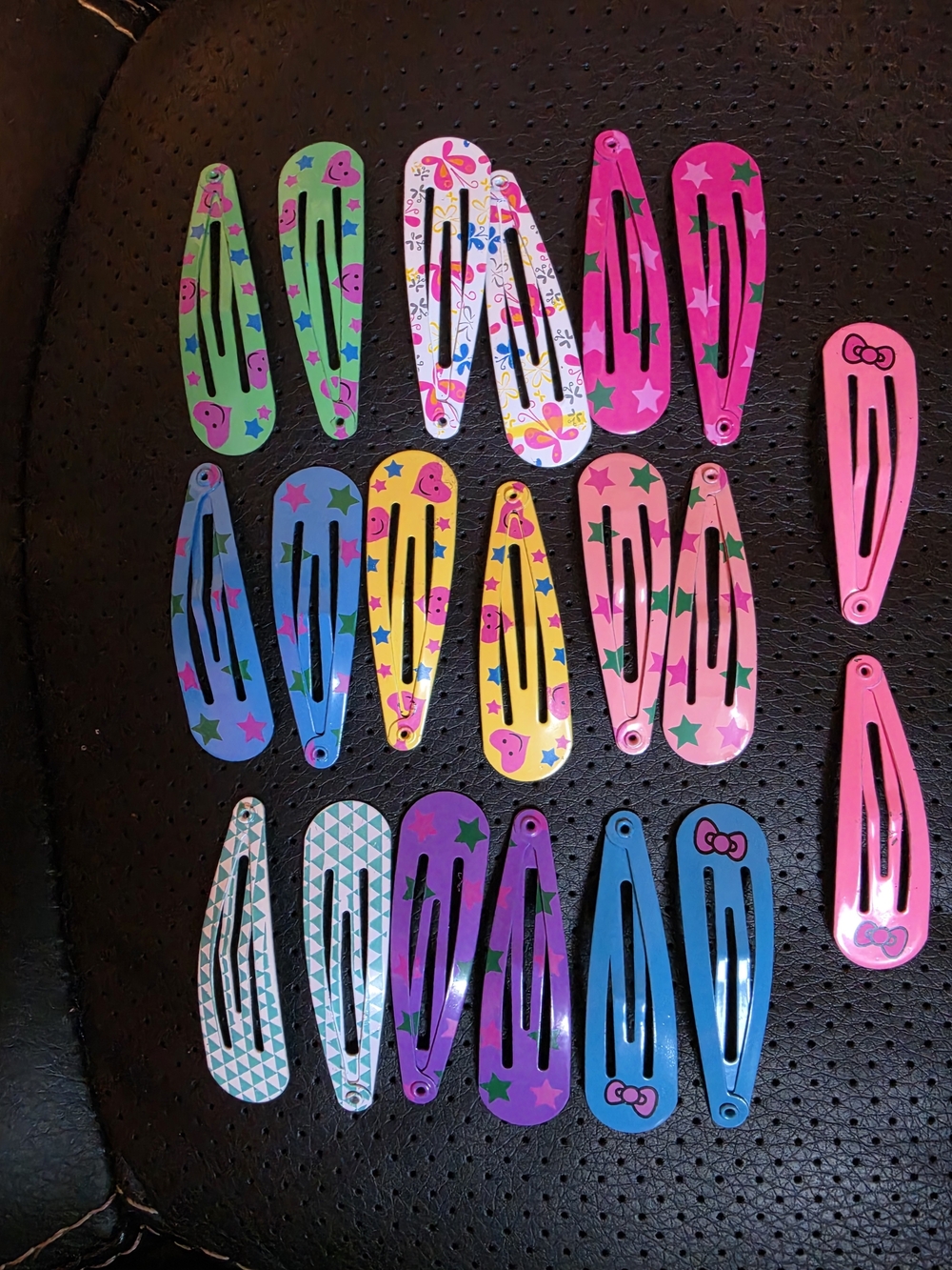 NWOT Colorful hairclips (20)